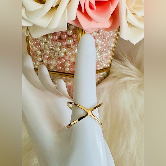 X Ring. 💛 Real 18(18k) Karat Solid Gold Jewelry - Picture 6 of 9